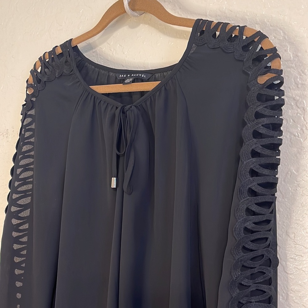 ZAC and RACHEL XL women’s top semi sheer, lacy sleeve insert, tie neckline.